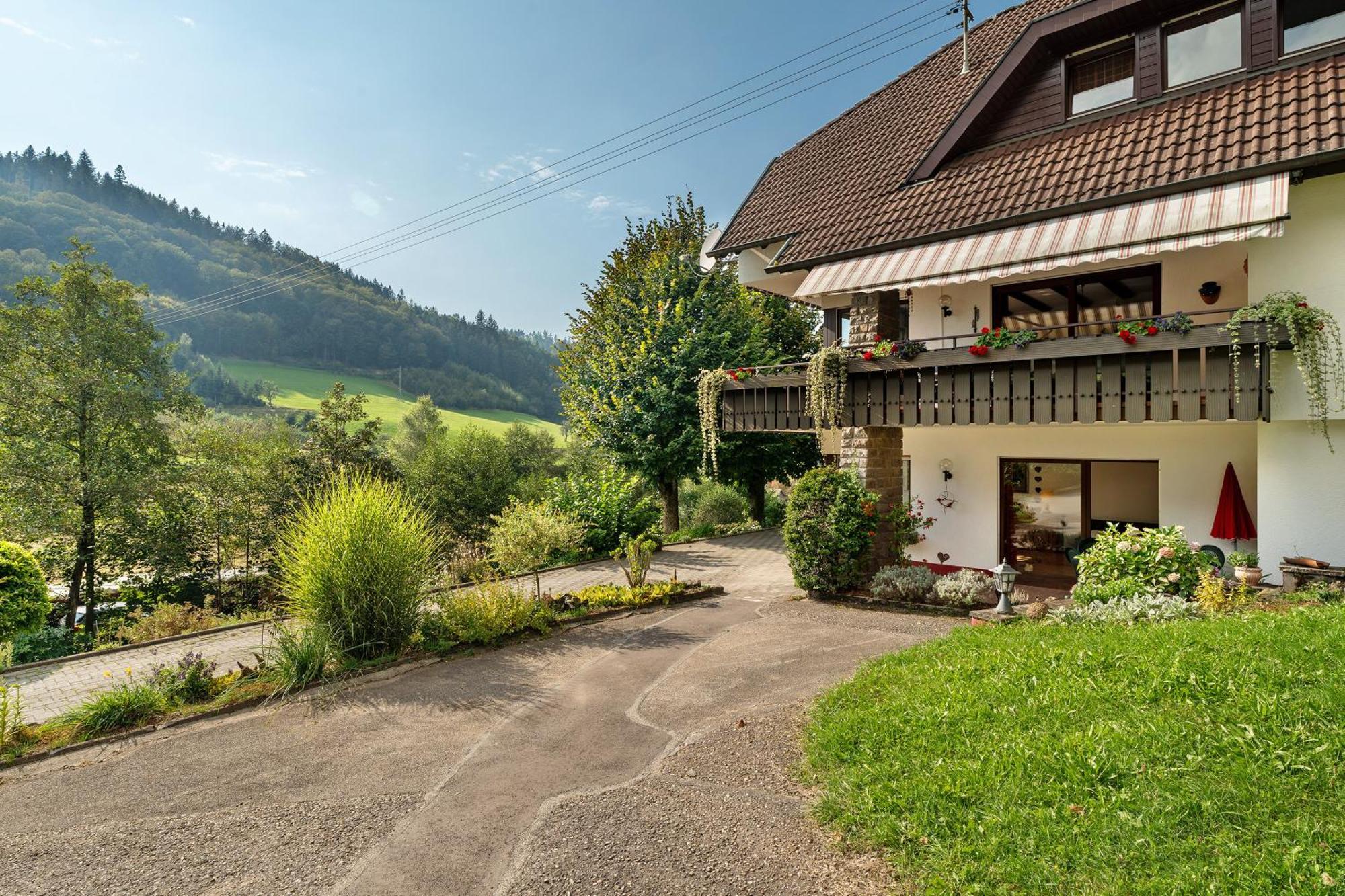 Ottenhofen im SchwarzwaldHaus Schindlerアパートメント エクステリア 写真