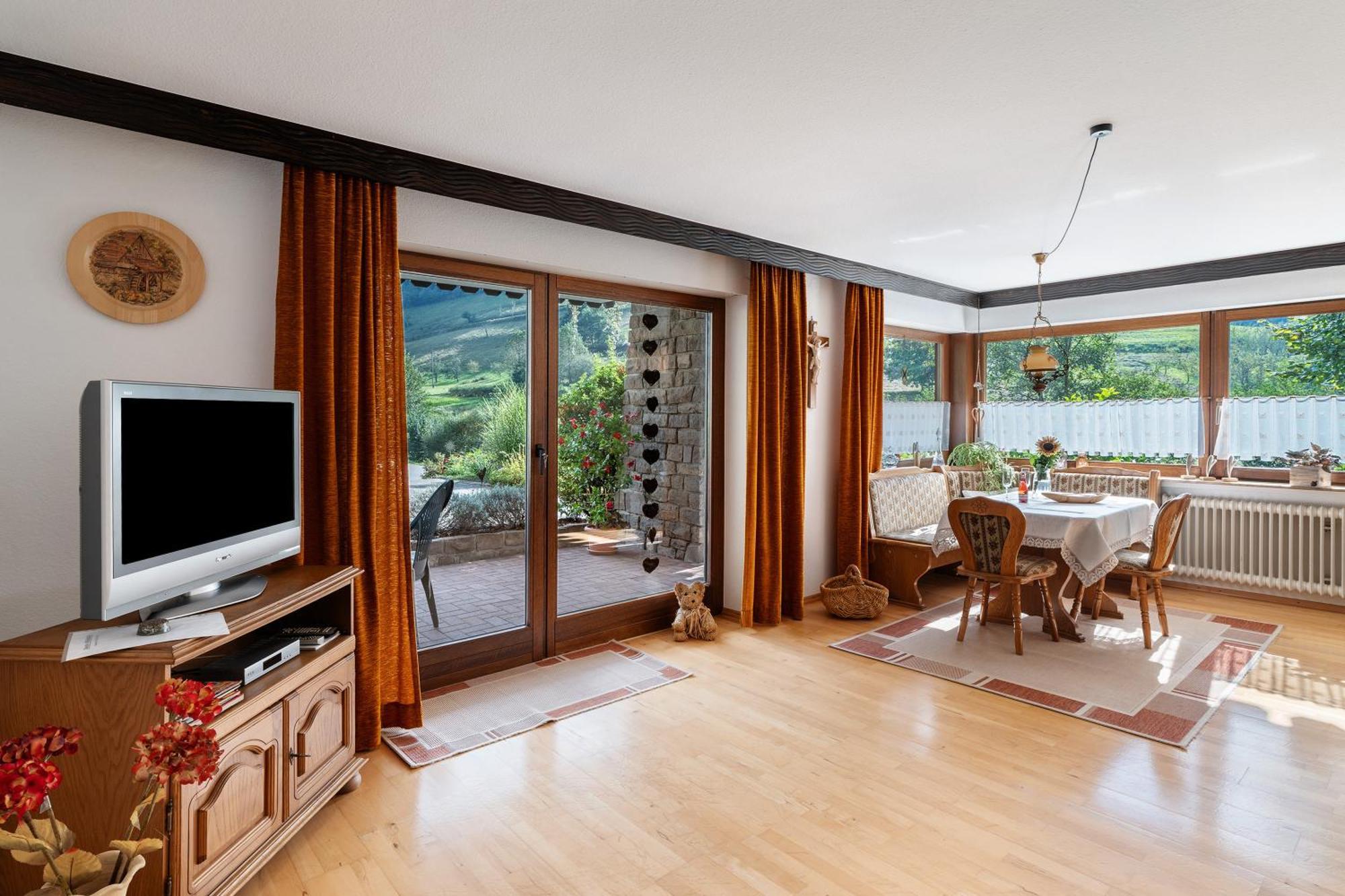 Ottenhofen im SchwarzwaldHaus Schindlerアパートメント エクステリア 写真